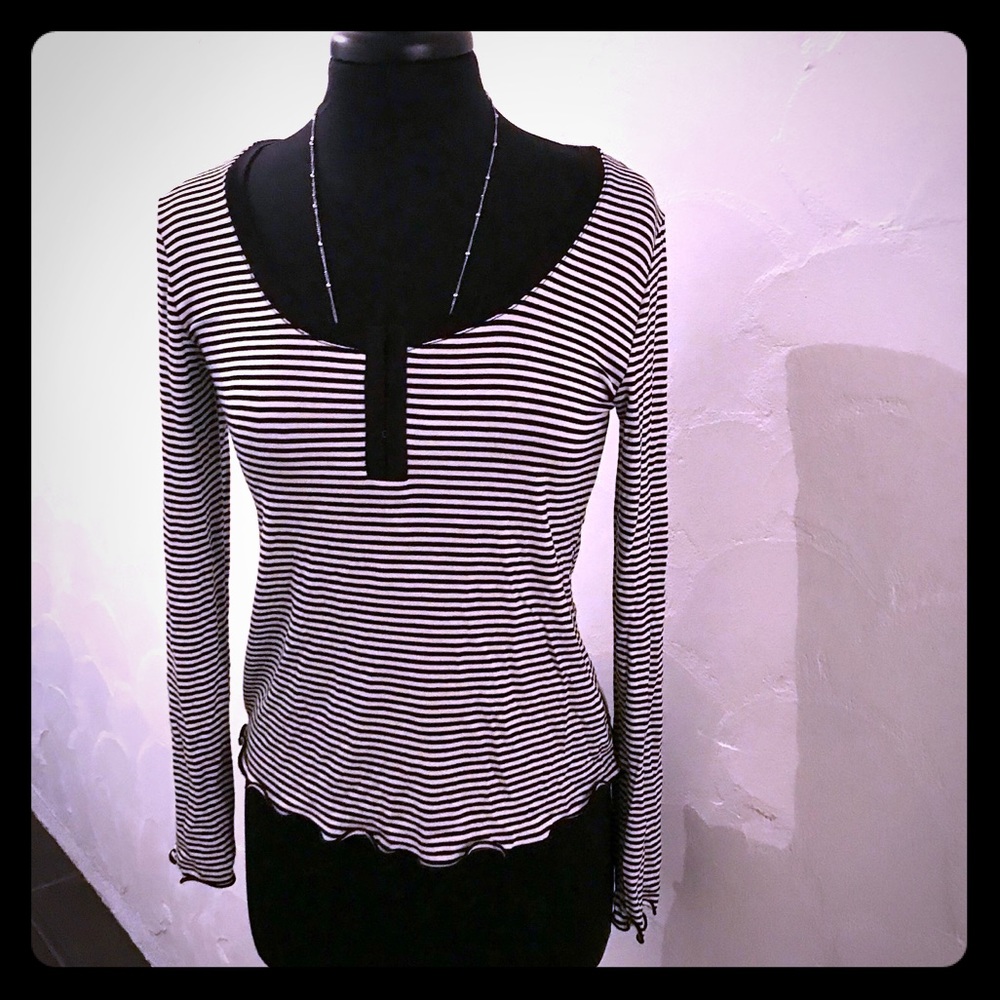 SO striped long sleeve Tee with hook closure.